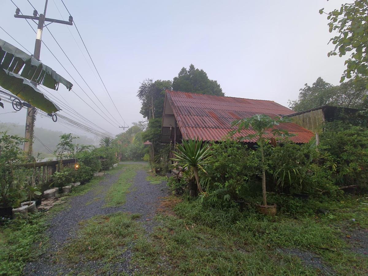 Baan Thabthong Homestay Ban Pak Nam  Exterior photo