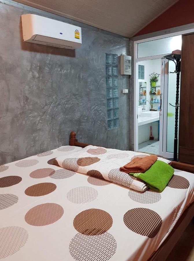 Baan Thabthong Homestay Ban Pak Nam  Exterior photo