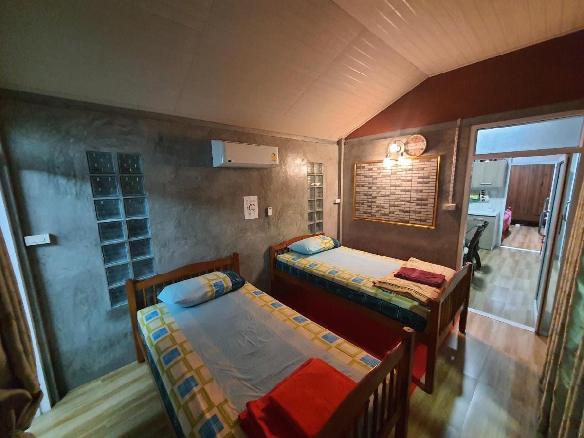 Baan Thabthong Homestay Ban Pak Nam  Exterior photo